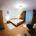 בית הארחה Anna Maria 3*